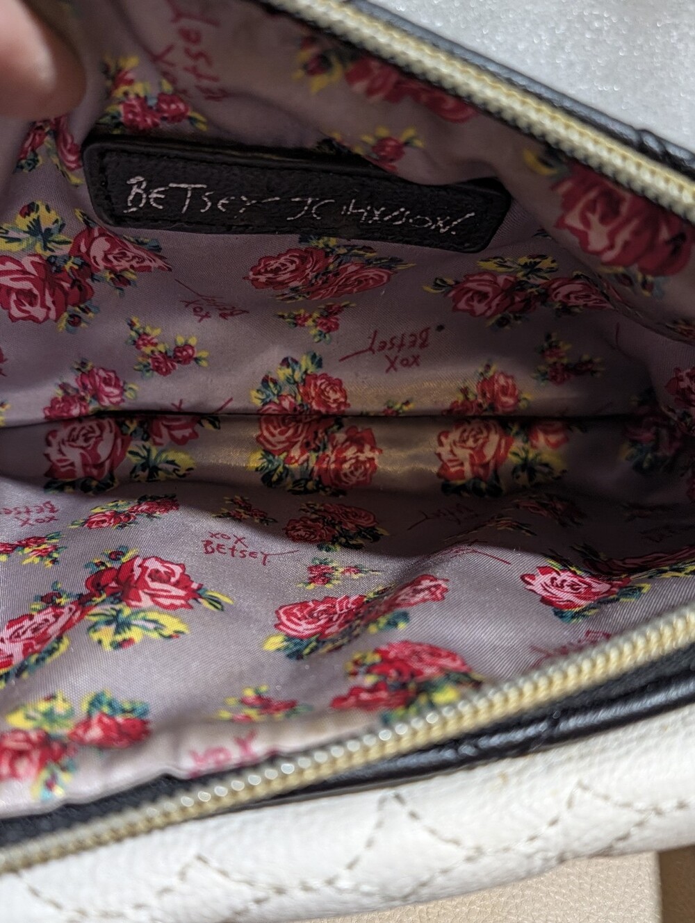 Betsy Johnson Cream & Black Heart Quilted Crossbody Mini - Picture 5 of 10